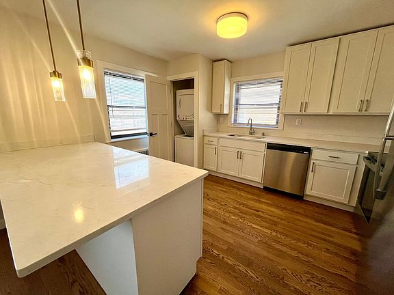 5th image of 2600 E Kenwood Blvd #304