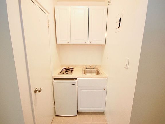 5th image of 1531 York Ave APT 2A