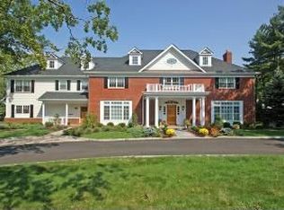 10 Robbins Ln, Short Hills, NJ 07078
