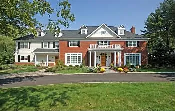 10 Robbins Ln photo 1