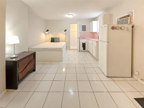 54 SW 24th Rd, Miami, FL 33129