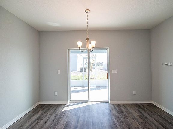 5th image of 4598 Calumet Dr