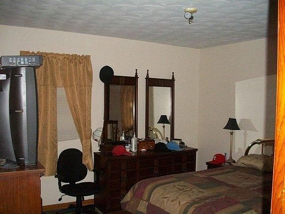 5th image of 413 Coombs Dr