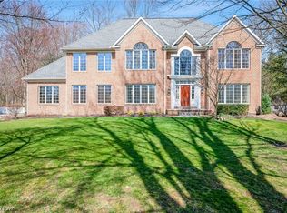 6379 Hardwick Cir, Hudson, OH 44236