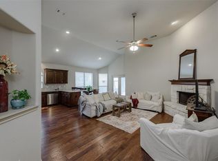 7925 Wildwest Dr, Fort Worth, TX 76131