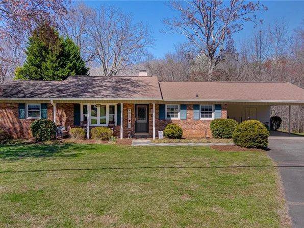 6005 Timberwood Trl, Kernersville, NC 27284