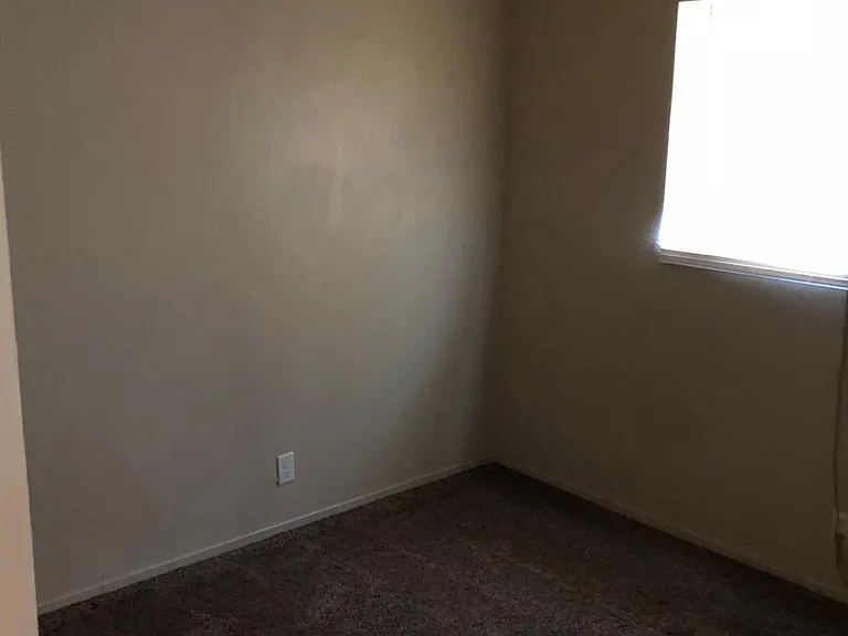 1103 S Ham Ln — Photo 12