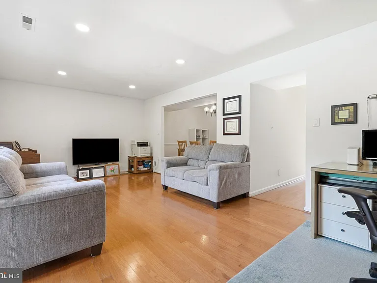 3695 Persimmon Cir — Photo 24