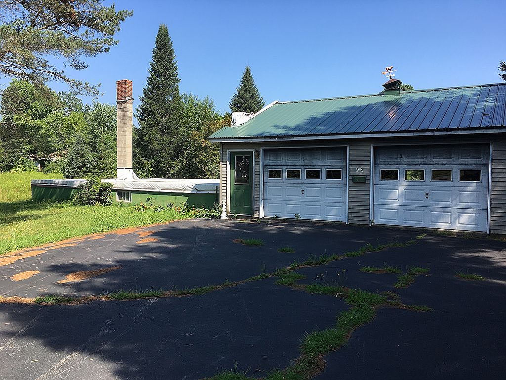 242 Peltoma Ave, Pittsfield, ME 04967 Zillow