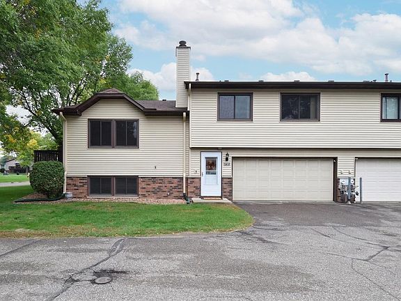 2nd image of 8724 N Maplebrook Cir