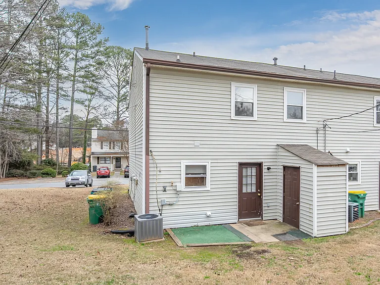 114 Bentley Pkwy #B — Photo 20