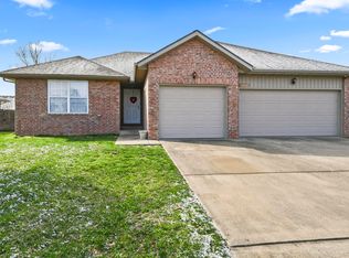2504 W Brook Ridge Street, Springfield, MO 65803