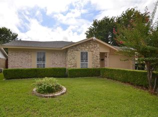 3212 Lariat Ln, Garland, TX 75042