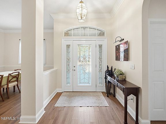 3rd image of 8619 PEBBLE CREEK Lane