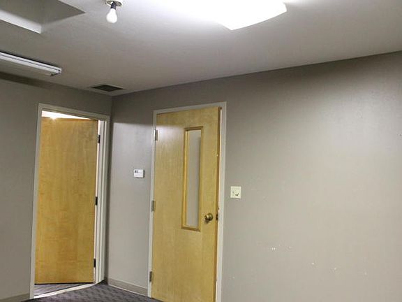 5th image of 1305 E Main St
