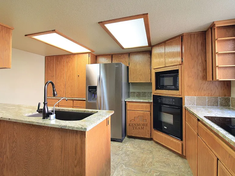 3600 Eastlake Dr — Photo 9