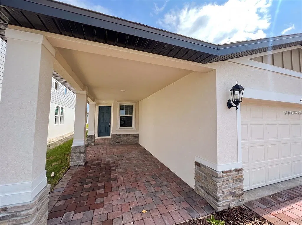 3 bed, 2.0 bath, 1255 sqft, $1,799 — Photo 2