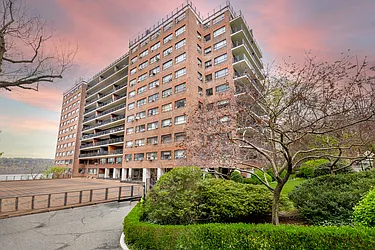2727 Palisade Avenue, #14A