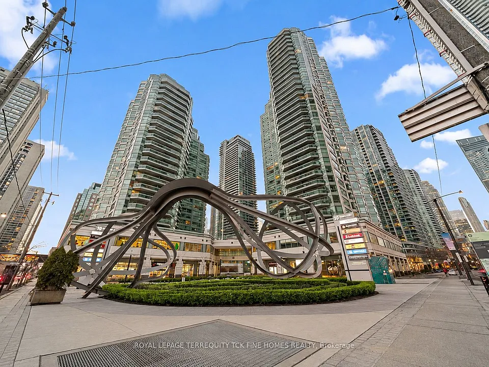 10 Yonge St #2604