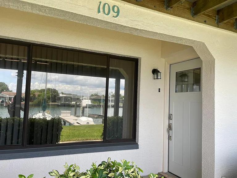 325 Island Way #109 — Photo 8