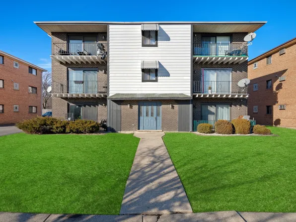 7242 W 86th St APT 3A, Bridgeview, IL 60455