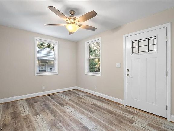 5th image of 1214 E Lindsay St