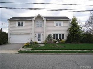 3050 Shore Dr, Merrick, NY 11566