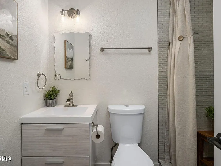 626 E Palomino Dr — Photo 23