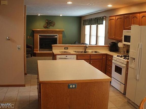 4th image of 6912 Petersen Valley Dr NE