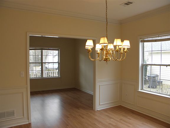 4th image of 614 Reading Ct