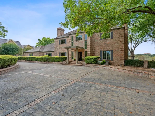 27030 Masters Pkwy, Spicewood, TX 78669