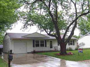 1556 SW Kent Pl, Topeka, KS 66604