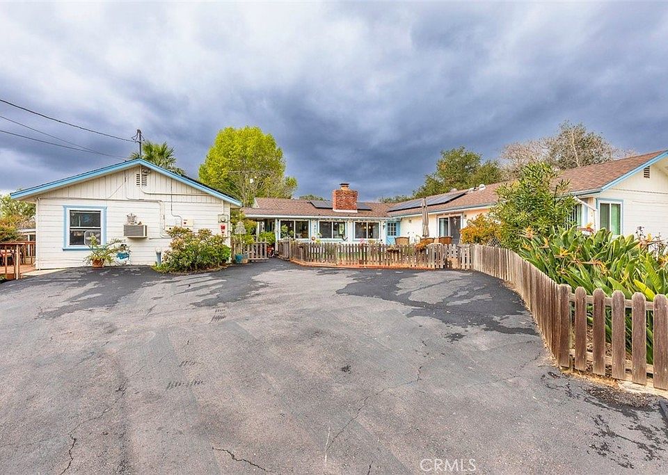 1st image of 3649 Linda Vista Dr