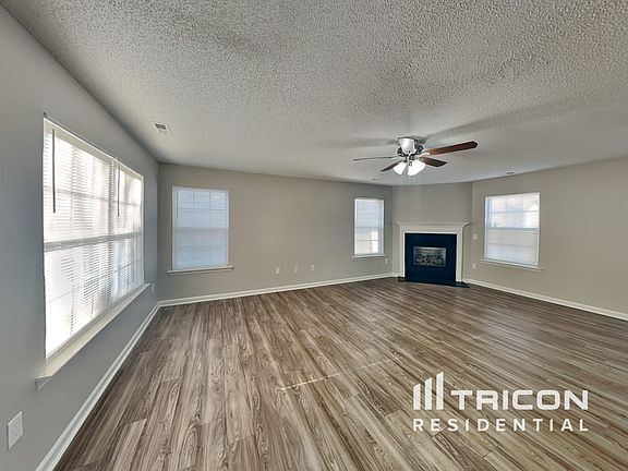 2nd image of 4441 Devonhill Ln