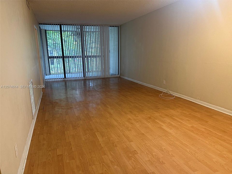 1st image of 3100 Riverside Dr APT 105
