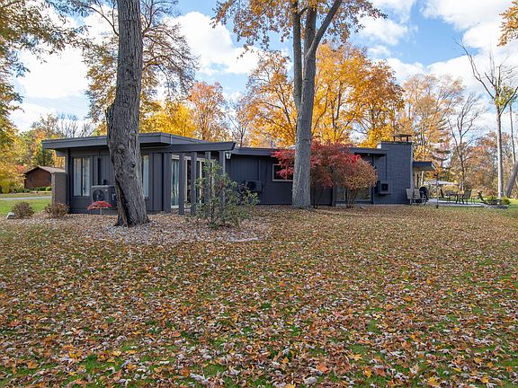 4th image of 70 Lynwood Dr