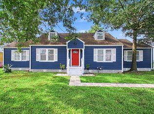 801 Woodcrest Dr, Houston, TX 77018