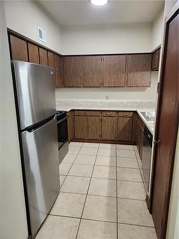 1 bed, 1.0 bath, 925 sqft, $1,200 — Photo 4