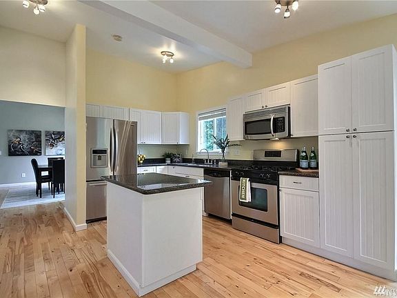 4th image of 9108 NE 141st St