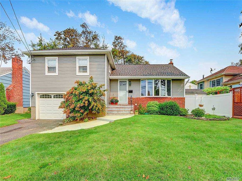 1st image of 334 Grover Ave E