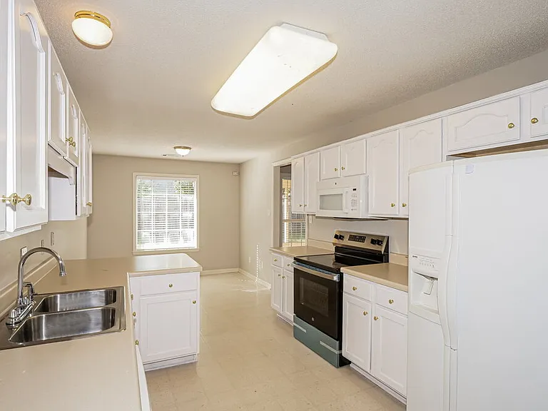 5041 Thornebrook Cv — Photo 8