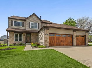 698 Juli Dr, South Elgin, IL 60177