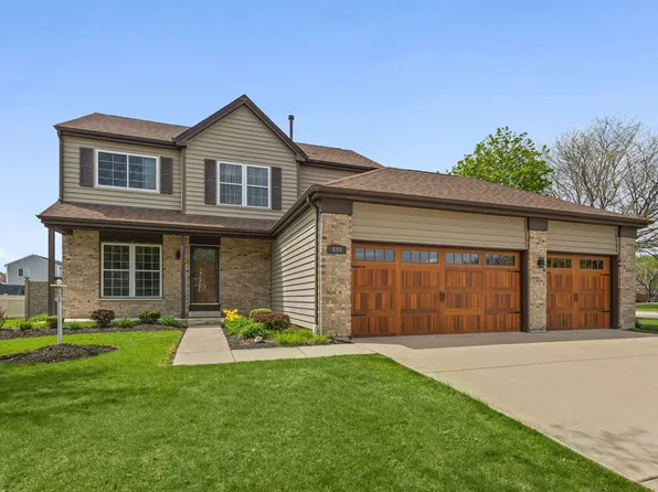 698 Juli Dr, South Elgin, IL 60177