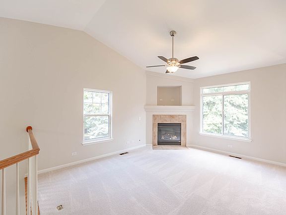 2nd image of 3325 Rosecroft Ln