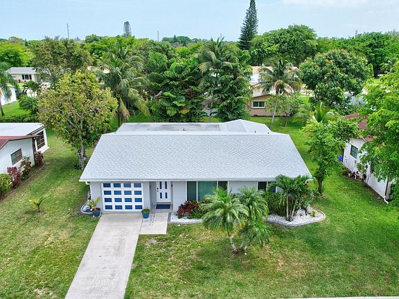 4th image of 14680 Sunny Waters Lane