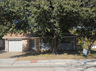 614 W Harwood Rd, Euless, TX 76039