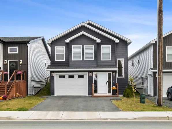 8 Rembrandt Boulevard, Paradise, NL A1L3C1