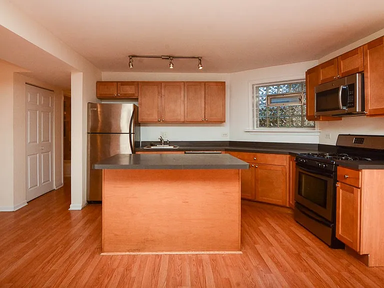 3047 W Logan Blvd #6H — Photo 3