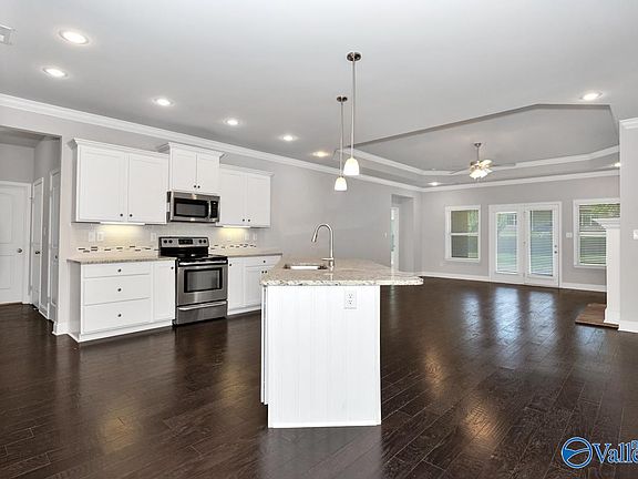 4th image of 207 Blackwood Dr