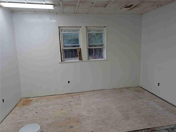 5th image of 1705 Auburn Rd